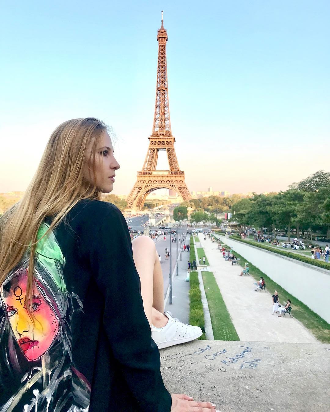 Post 4 by Sofia Tomz ⚡ on Instagram (image)