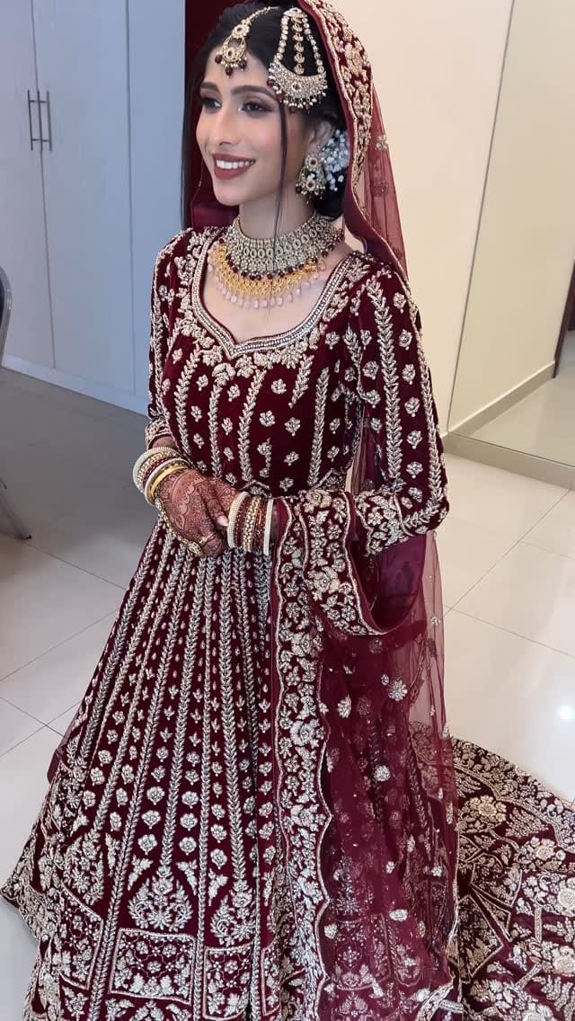 Post 8 by UAE Makeup Artist - Fefina Azeez 🇦🇪🇮🇳 on Instagram (video)