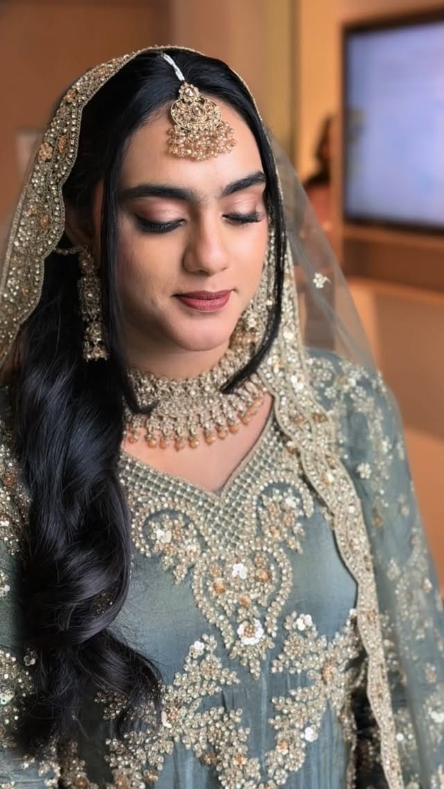 Post 2 by UAE Makeup Artist - Fefina Azeez 🇦🇪🇮🇳 on Instagram (video)