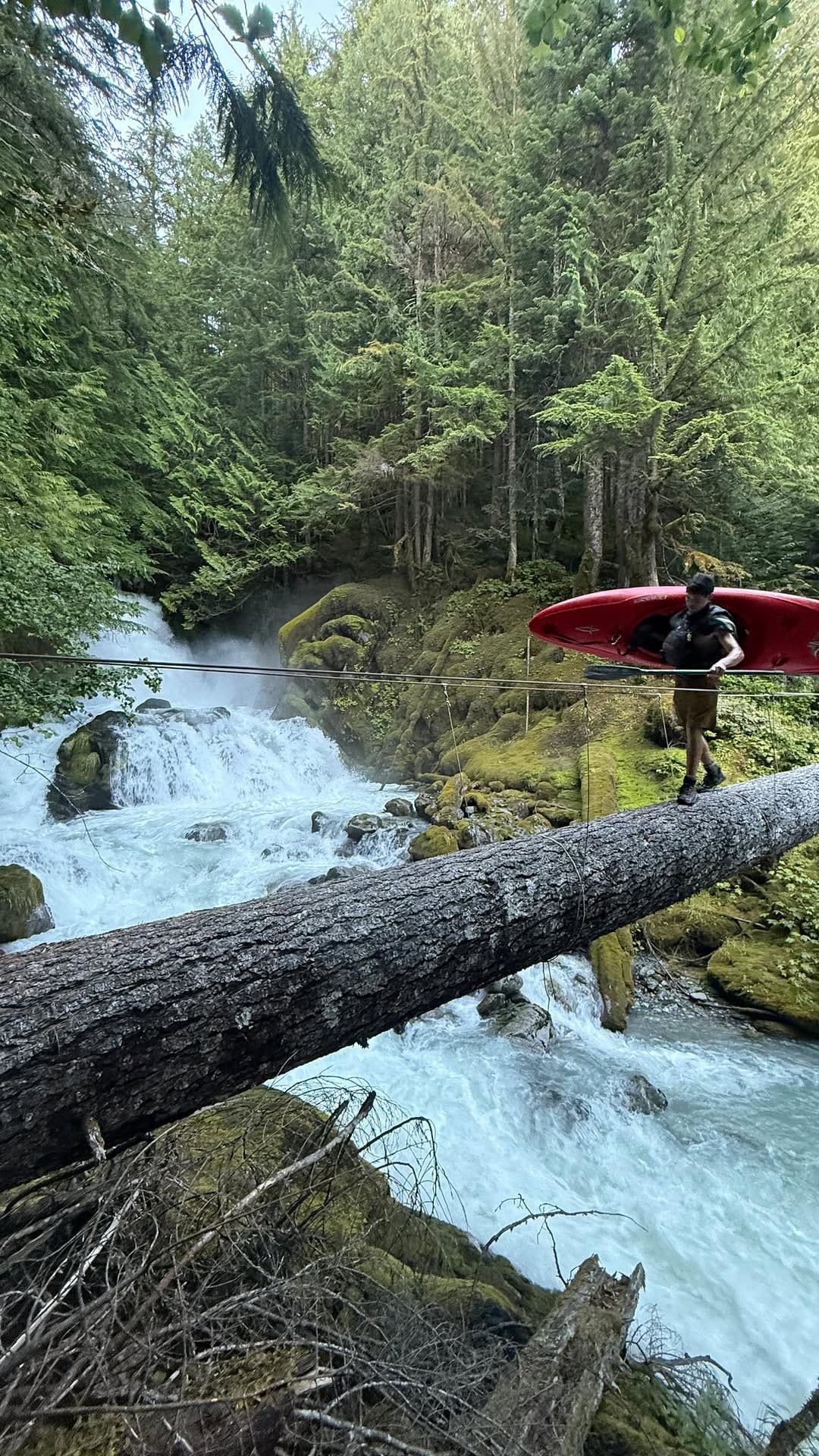 Post 4 by Lucas Quintero on Instagram (video)