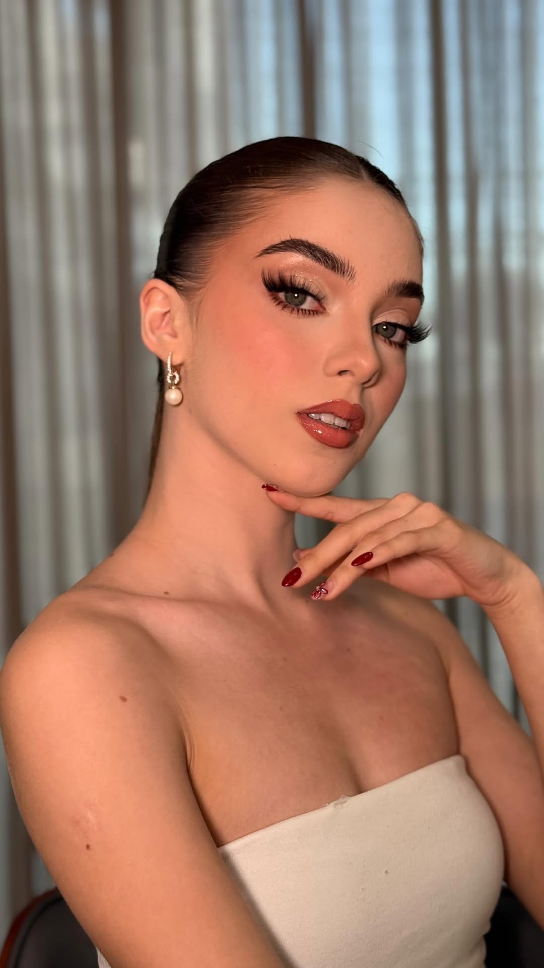 Post 4 by Giselle Giccele González Makeup Artist on Instagram (video)