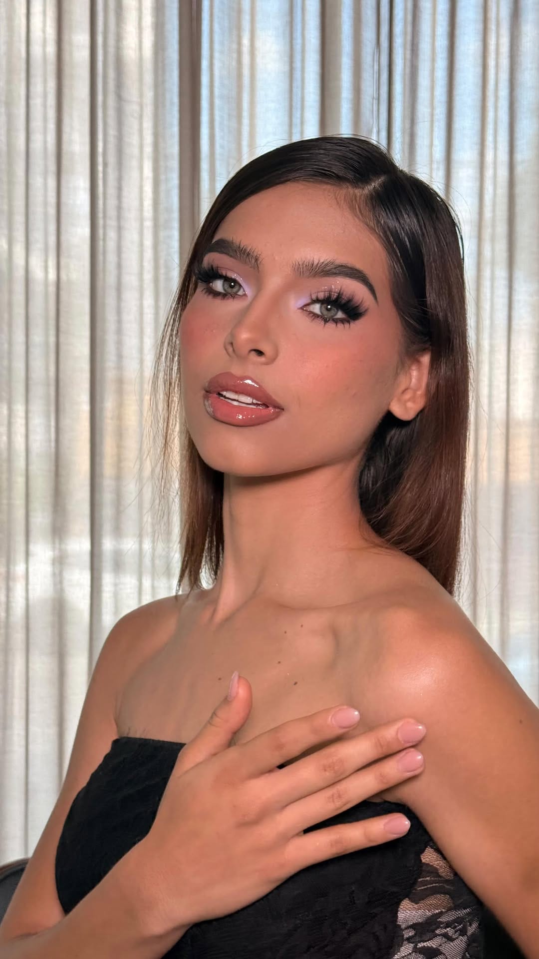 Post 3 by Giselle Giccele González Makeup Artist on Instagram (video)