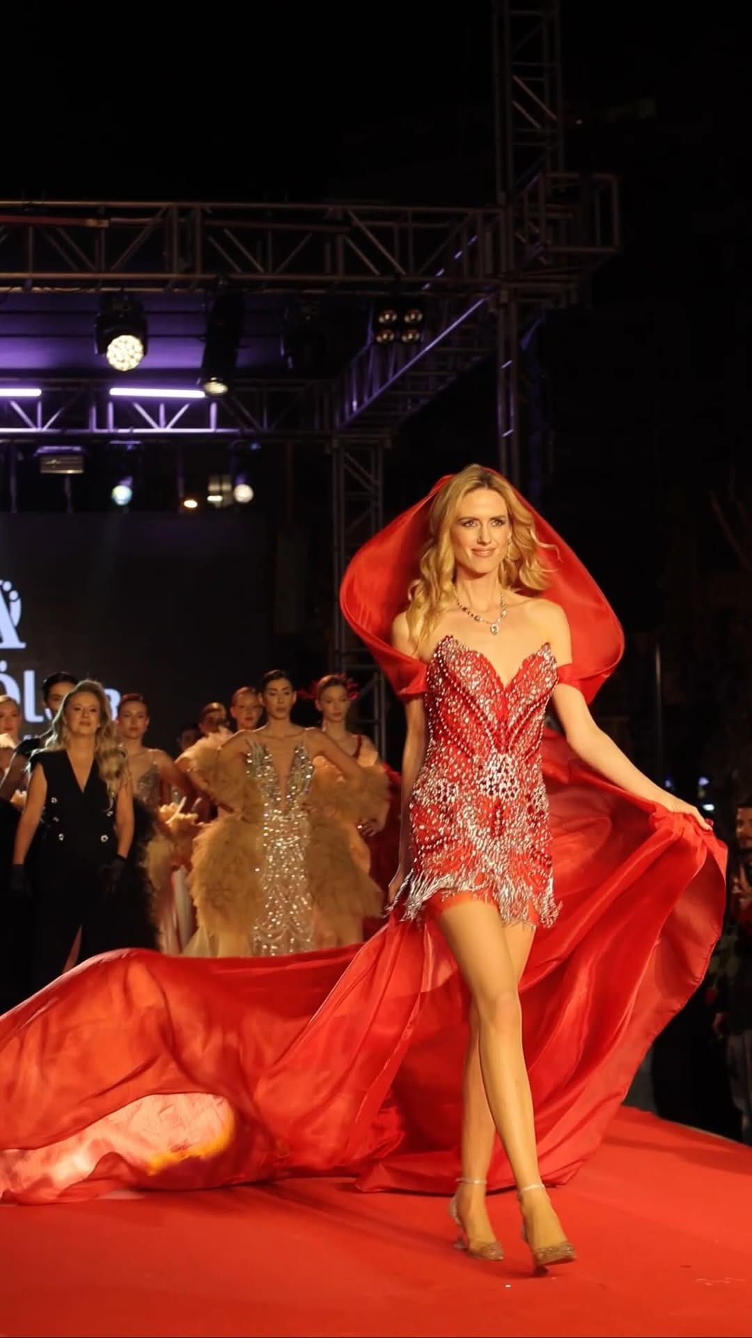 Post 9 by Ayla Ölçer Haute Couture on Instagram (video)