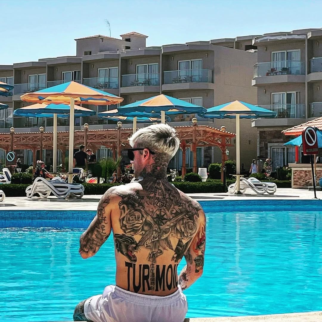 Post 5 by Sam Potter on Instagram (image)