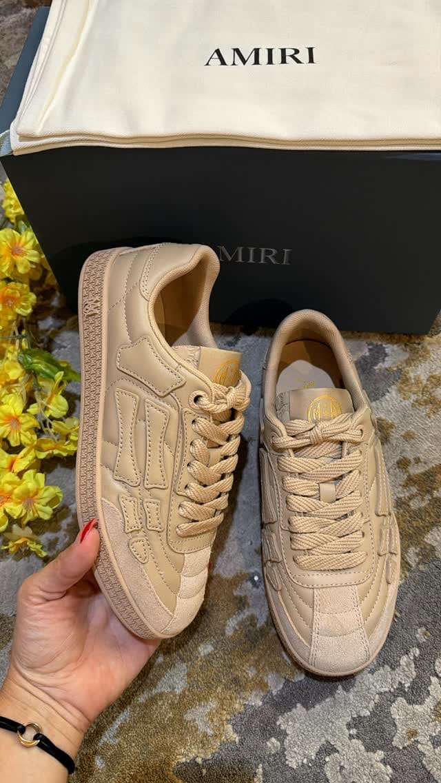 Post 5 by U R B A N BOUTIQUE on Instagram (video)