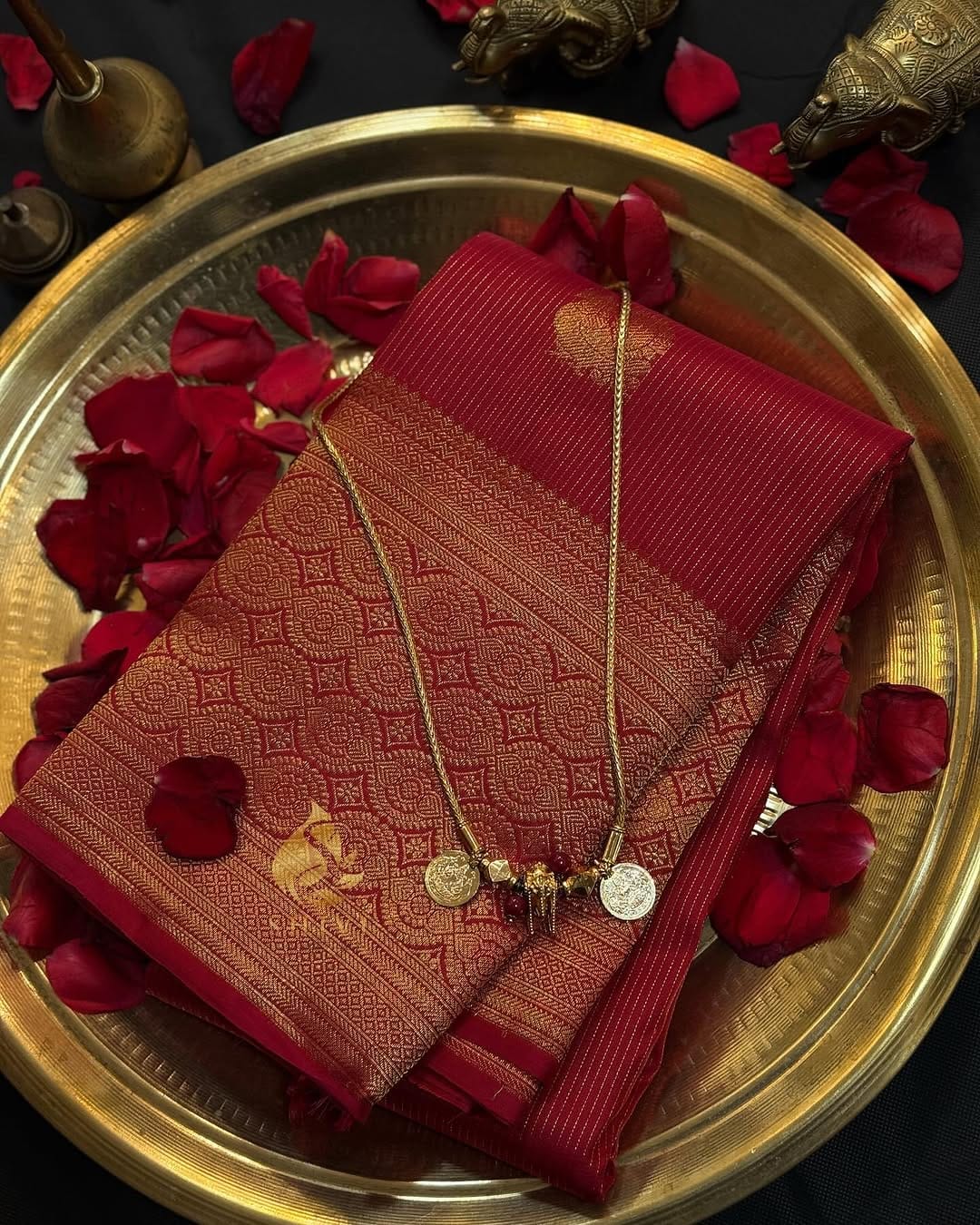 Post 8 by SHIVI Collections / Sarees on Instagram (image)