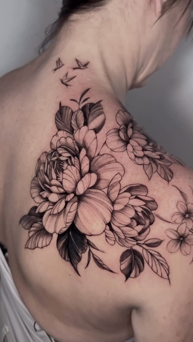 Post 4 by Zirtriz | tatuadora de los RAGS on Instagram (video)