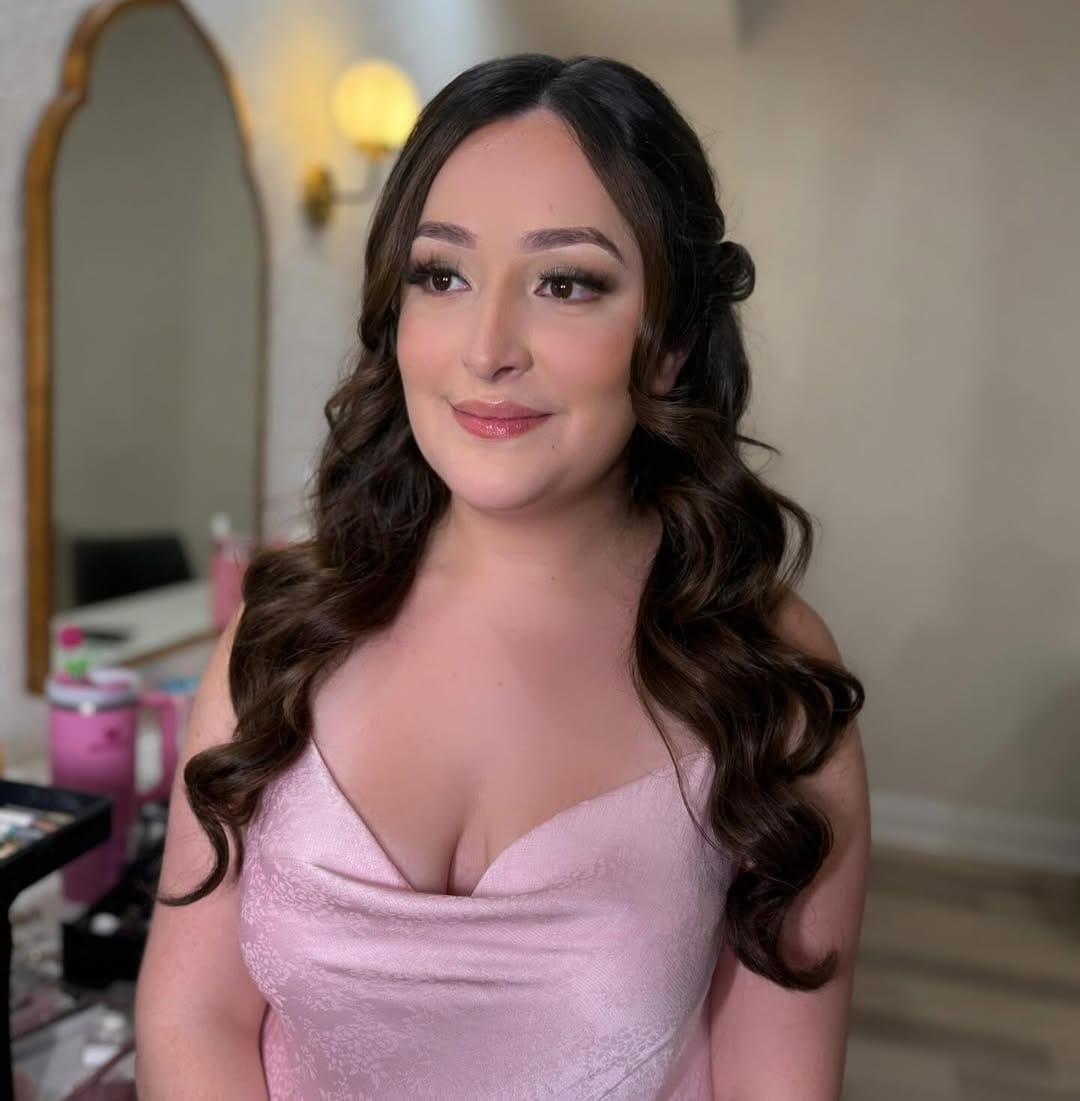 Post 1 by Houston Tx Mua & Hairstylist on Instagram (carousel)