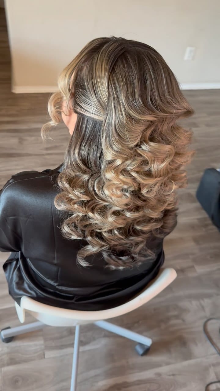 Post 7 by Houston Tx Mua & Hairstylist on Instagram (video)