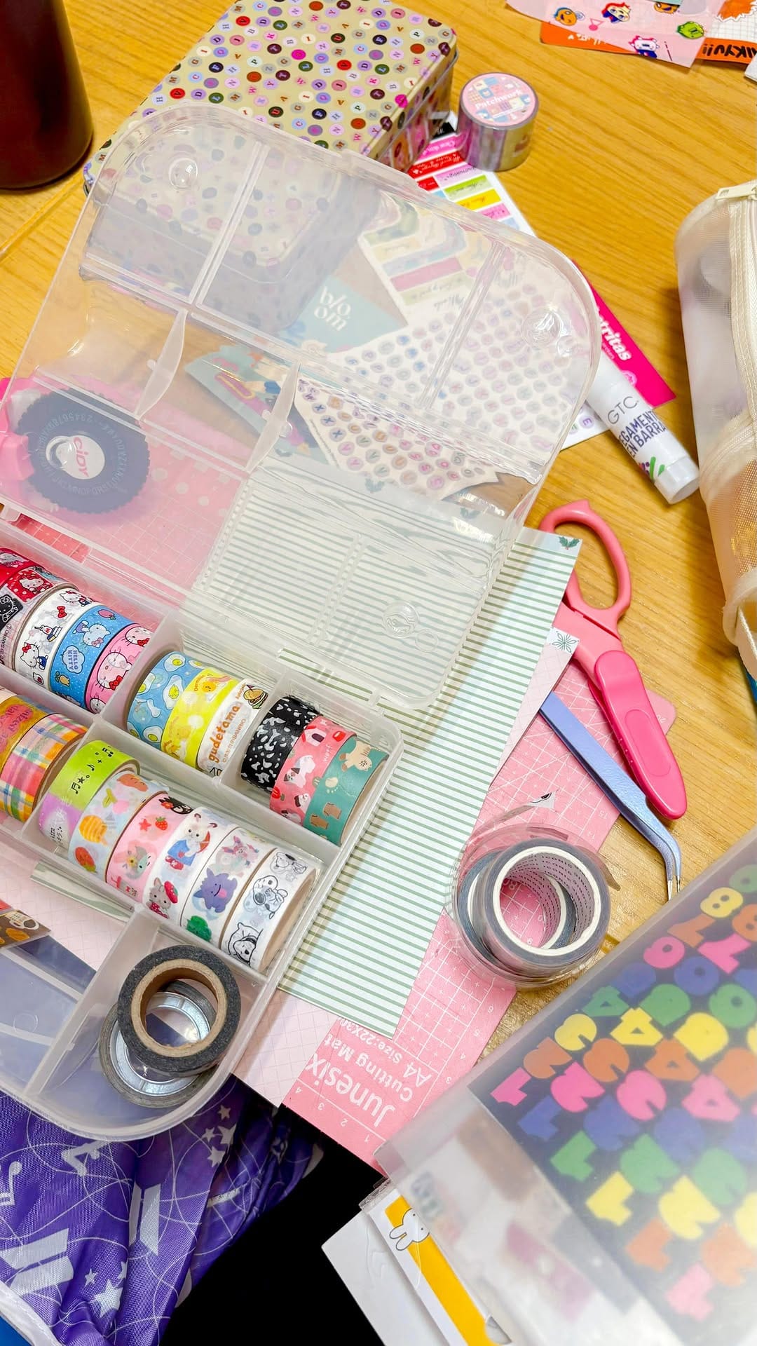 Post 6 by Bloom Stationery on Instagram (video)