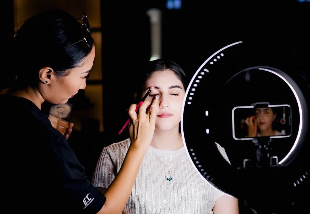 Post 9 by Makeup Artist In Dubai on Instagram (carousel)