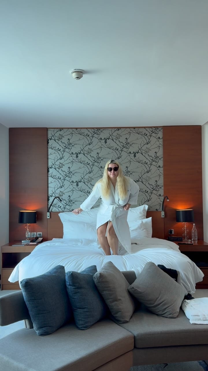 Post 4 by Aleksandra Gerts on Instagram (video)