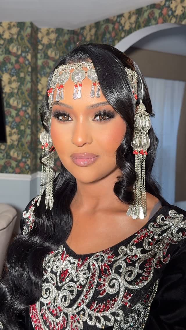 Post 8 by Hairstylist on Instagram (video)