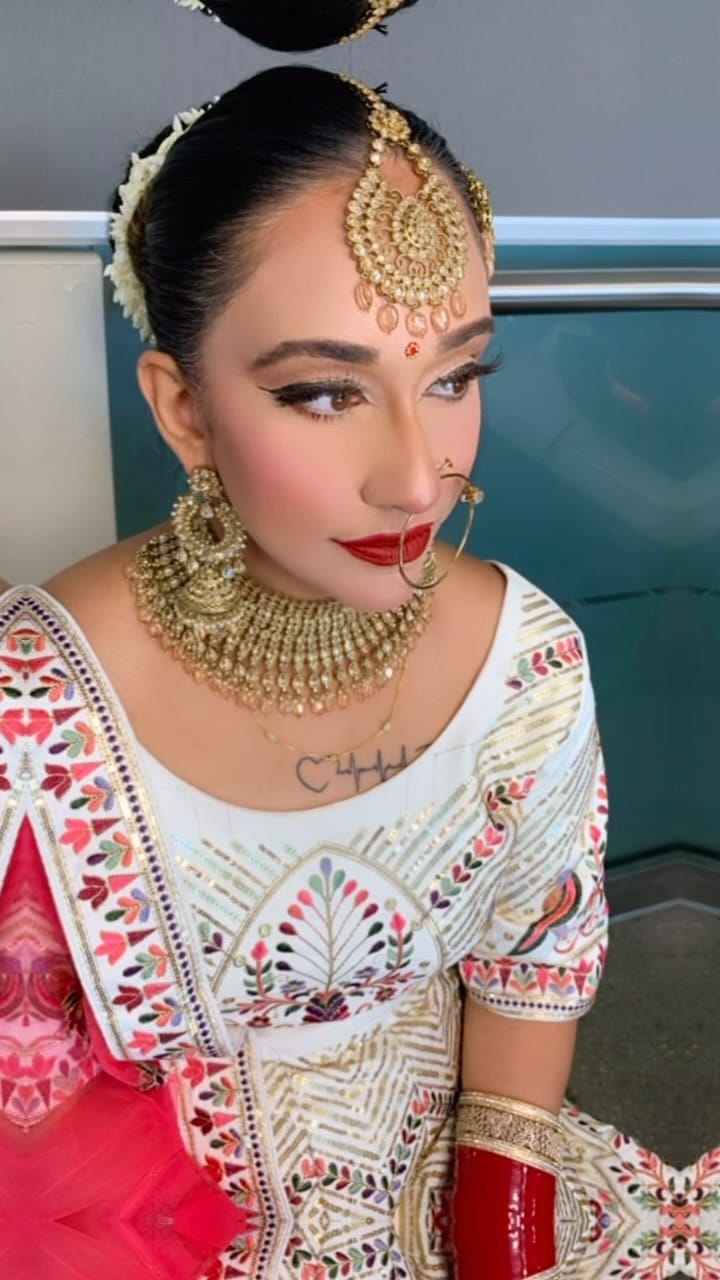 Post 10 by Munira Mansoor Ali on Instagram (video)