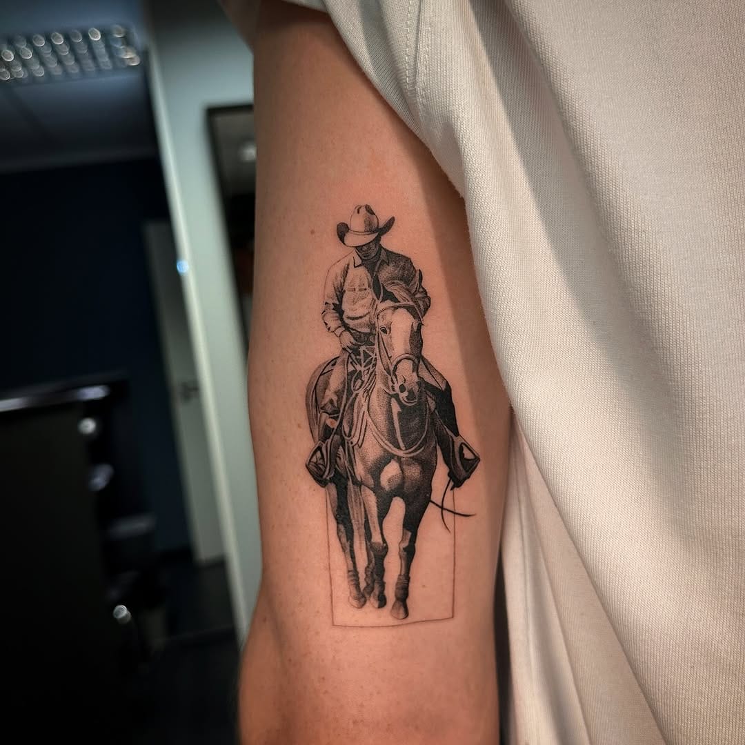 Post 5 by Simon Rohtla on Instagram (carousel)