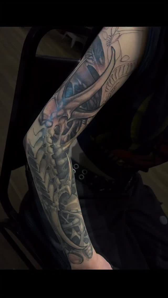Post 1 by Red Skull Tattoo on Instagram (video)