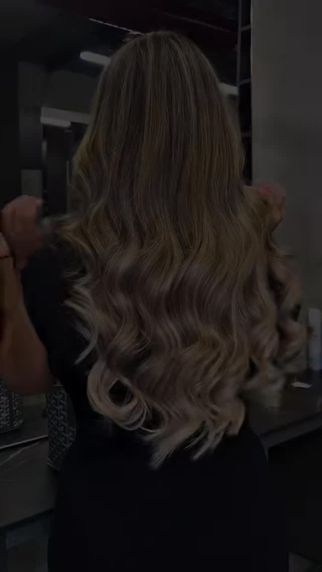 Post 7 by Estetika Hair on Instagram (video)