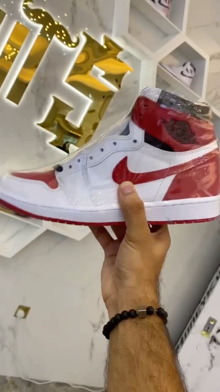 Post 7 by Snkr Bubble on Instagram (video)