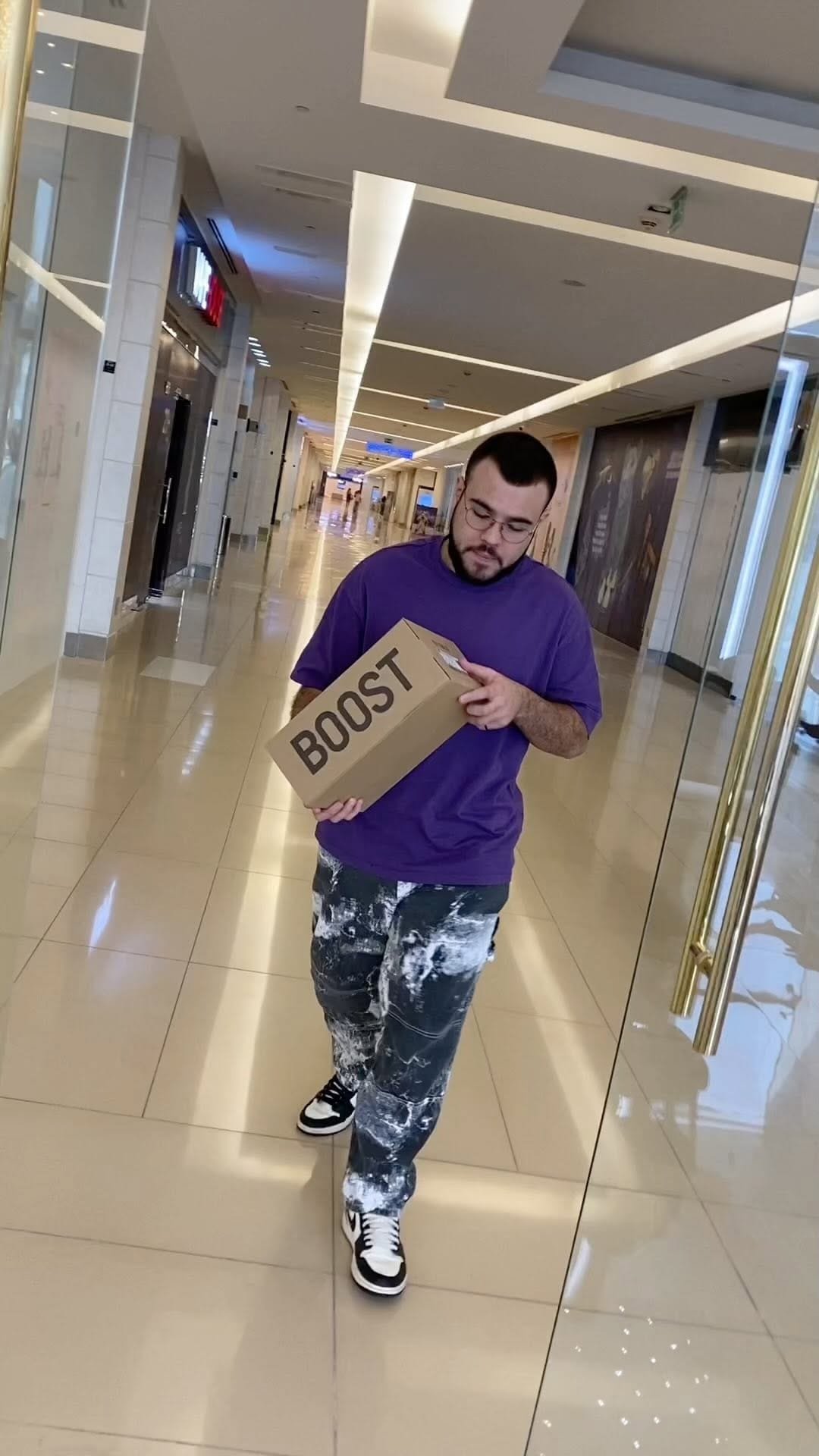 Post 8 by Snkr Bubble on Instagram (video)