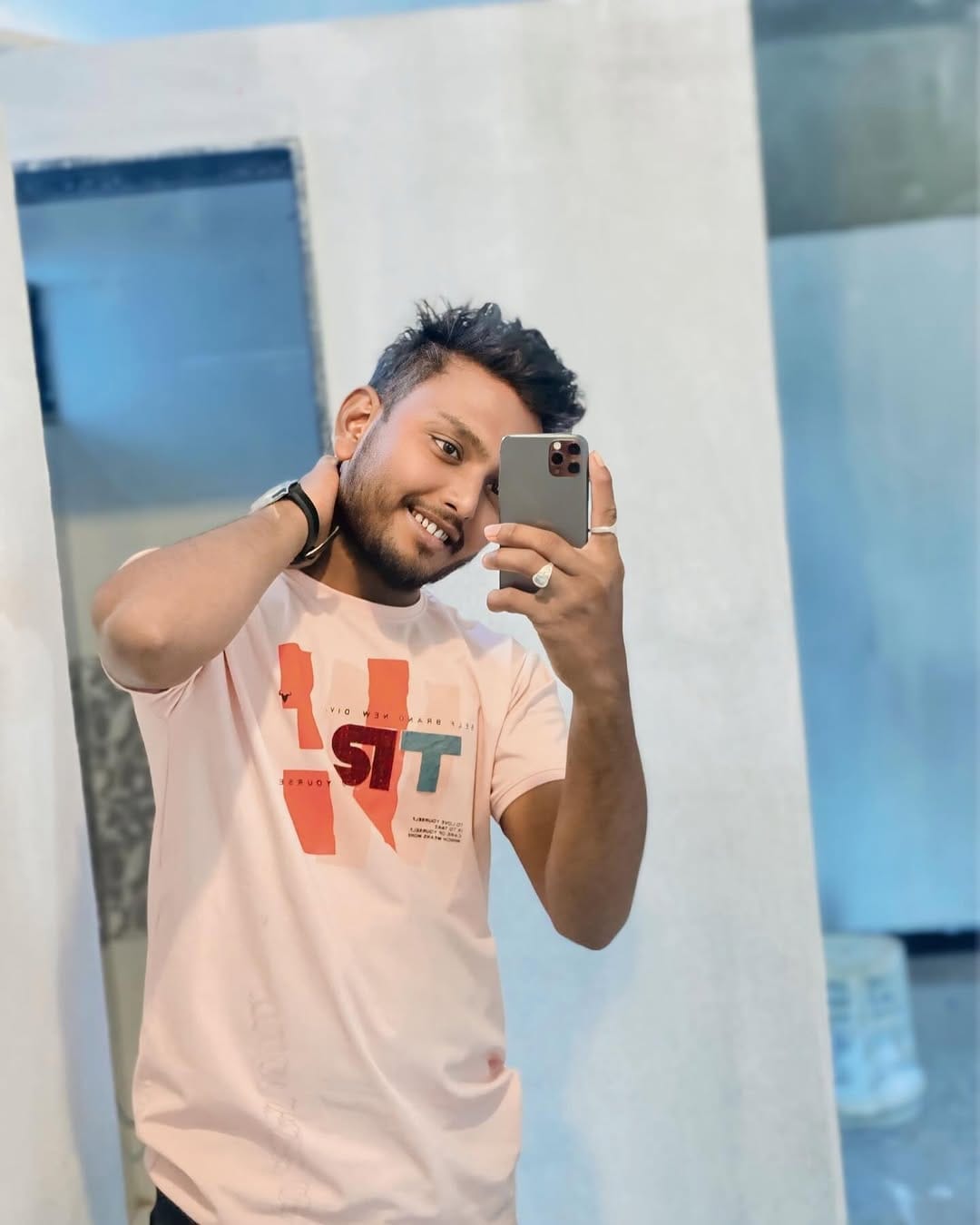 Post 6 by  سلمان پٹیل  on Instagram (carousel)