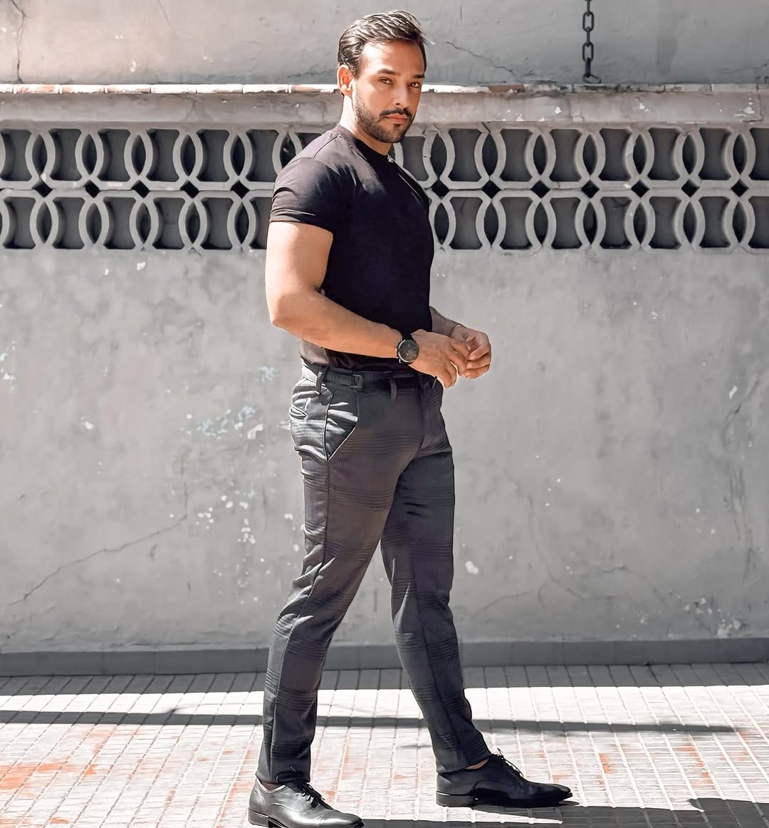 Post 3 by 𝐀𝐋𝐀𝐍 𝐒𝐀𝐍𝐂𝐇𝐄𝐒 on Instagram (image)