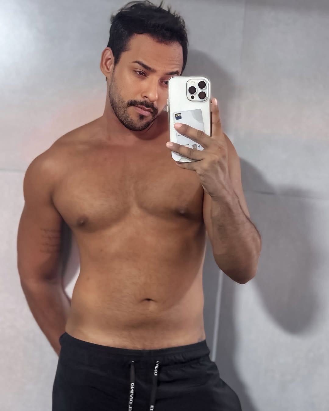 Post 8 by 𝐀𝐋𝐀𝐍 𝐒𝐀𝐍𝐂𝐇𝐄𝐒 on Instagram (image)