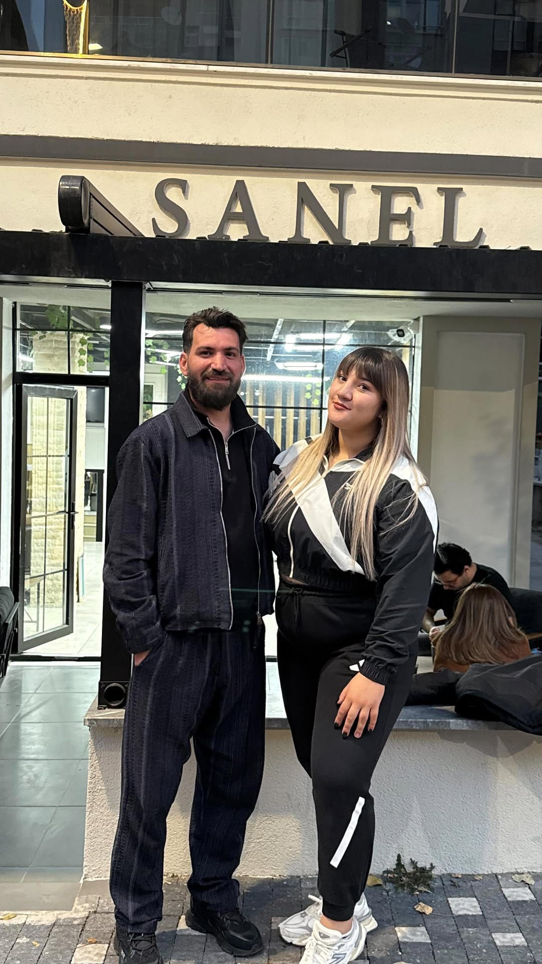 Post 2 by ŞANEL BAYAN KUAFÖRÜ on Instagram (video)