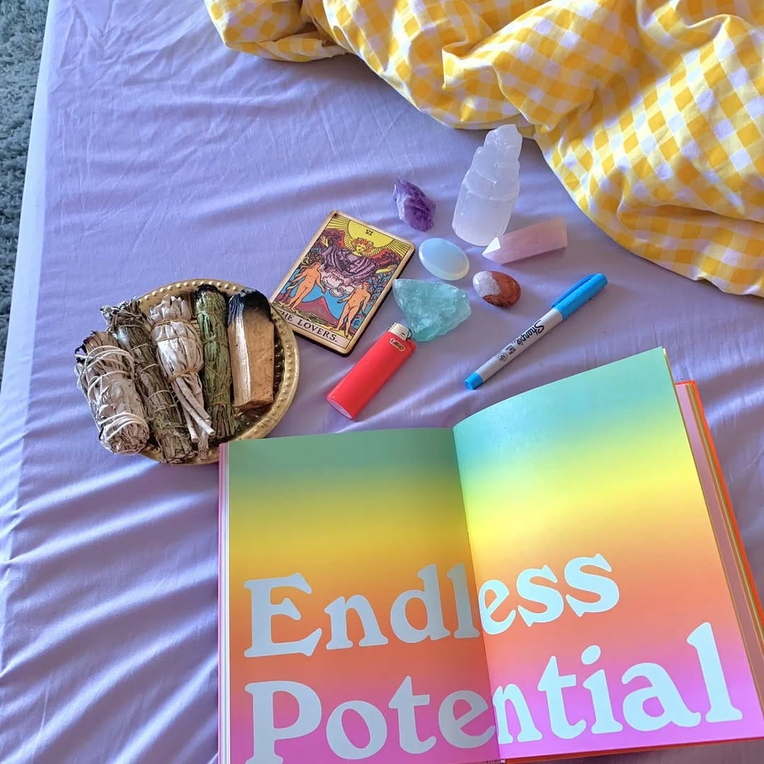 Post 9 by Ocultista y Esotérica on Instagram (carousel)