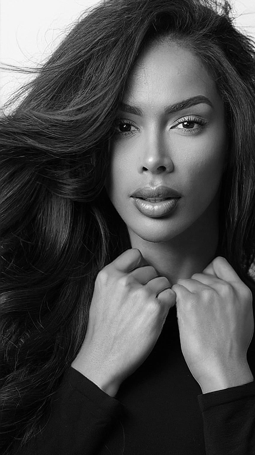Post 4 by Genesis Davila on Instagram (video)