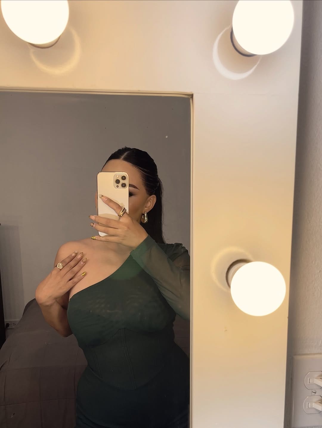 Post 6 by •ESMERALDA MEDEROS• on Instagram (carousel)