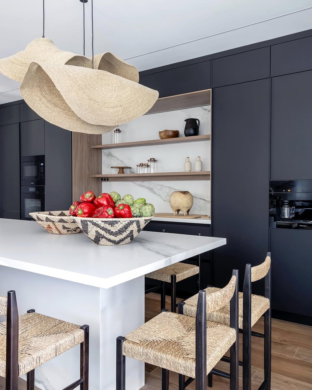 Post 6 by Santos Studio | Cocinas y espacios únicos on Instagram (carousel)