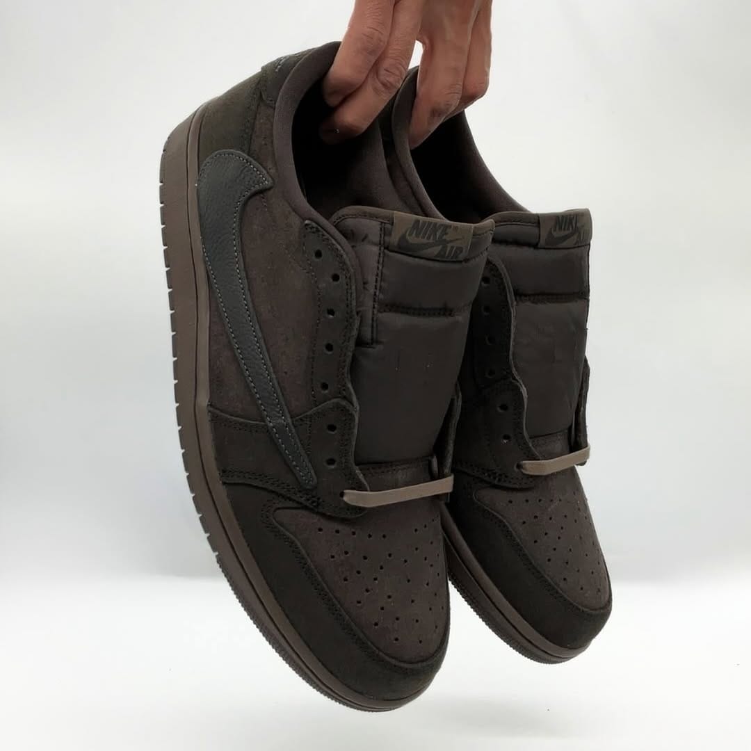 Post 3 by TRC Sneakers 🔌 on Instagram (carousel)