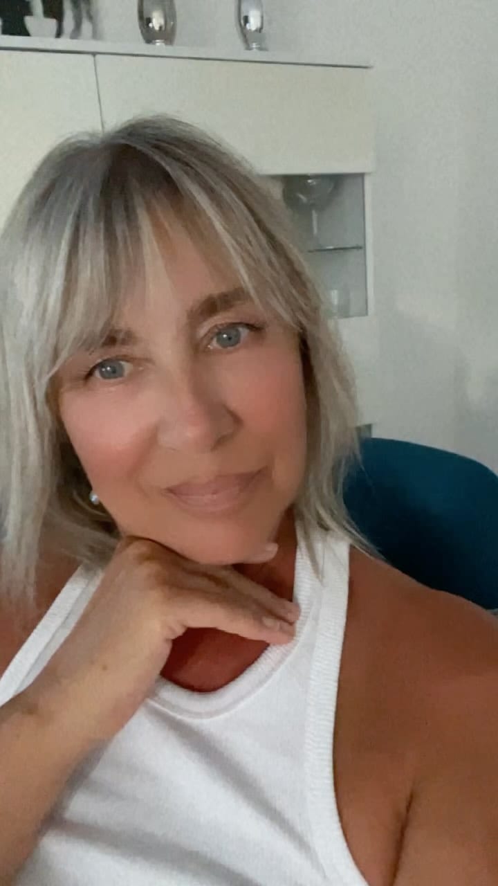 Post 10 by Irenka La on Instagram (video)
