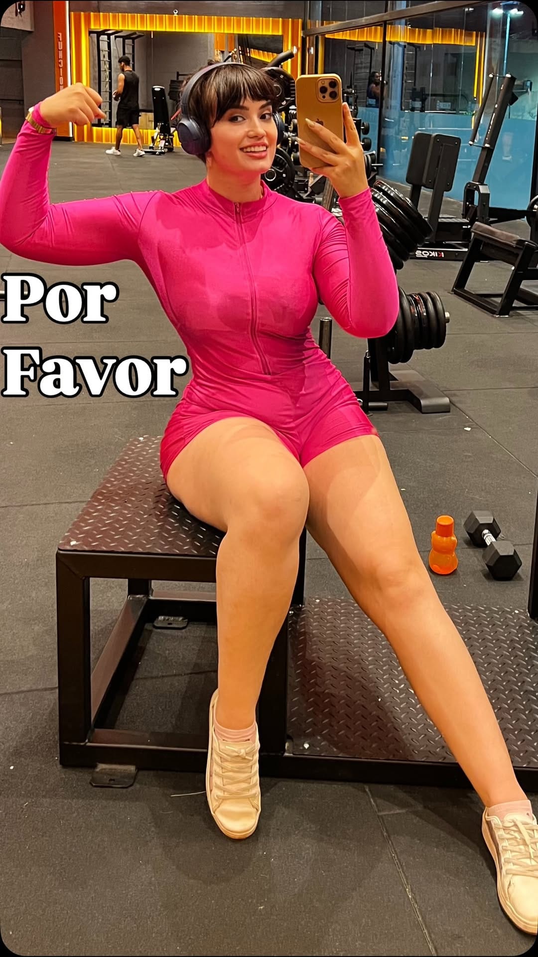 Post 5 by 𝐕𝐢𝐭𝐨𝐫𝐢𝐚 𝐏𝐢𝐫𝐞𝐬 on Instagram (video)