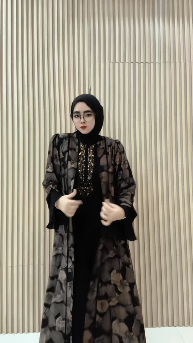 Post 3 by HLF BY HASANAHTURRADIAH on Instagram (video)