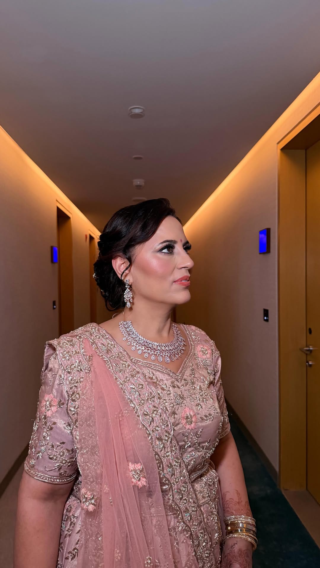 Post 2 by Henna Kitali || UAE Makeup Artist on Instagram (video)