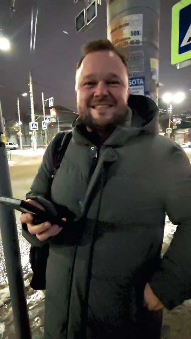 Post 6 by YURI MEDVED' hair stylist on Instagram (video)