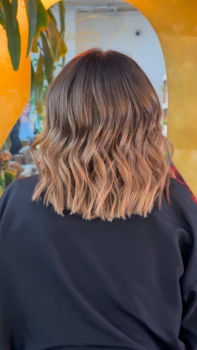 Post 1 by Leo Santacruz 💇🏻‍♂️ Extensiones on Instagram (video)