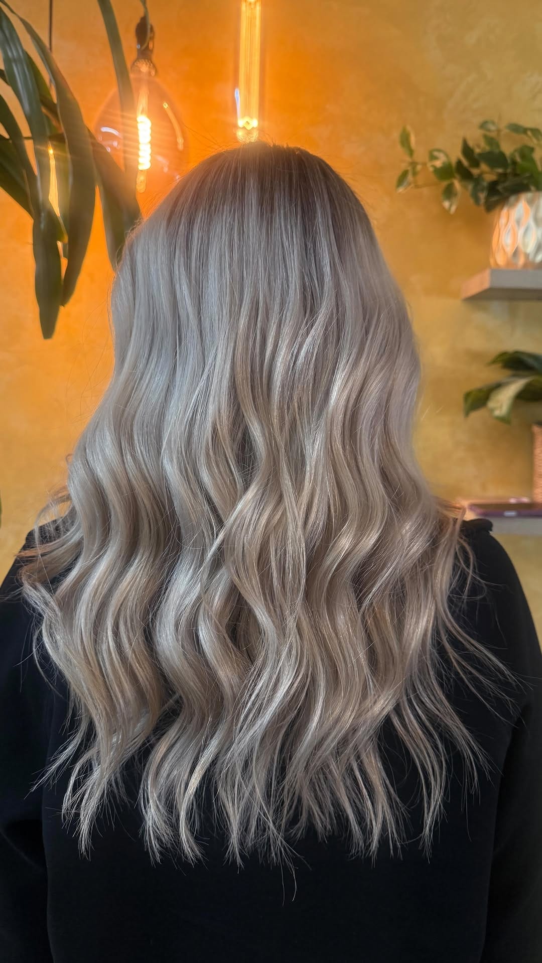 Post 7 by Leo Santacruz 💇🏻‍♂️ Extensiones on Instagram (video)