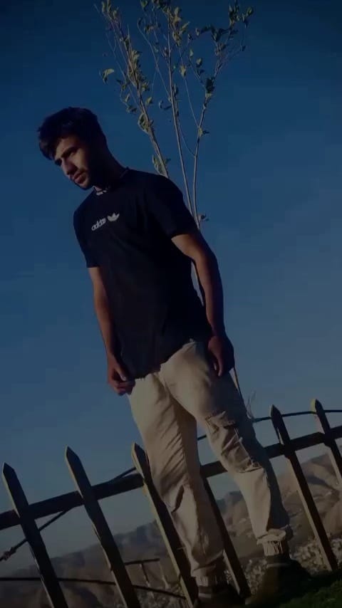 Post 5 by ✪ ⋆ E̷s̷s̷a̷ ⋆ ✪ on Instagram (video)