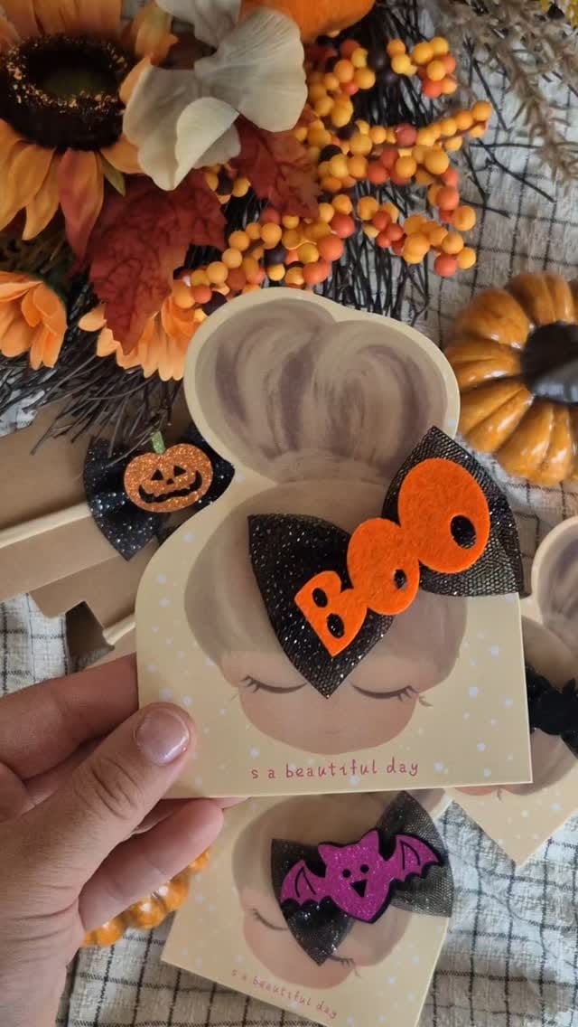 Post 2 by bisou.hibou on Instagram (video)