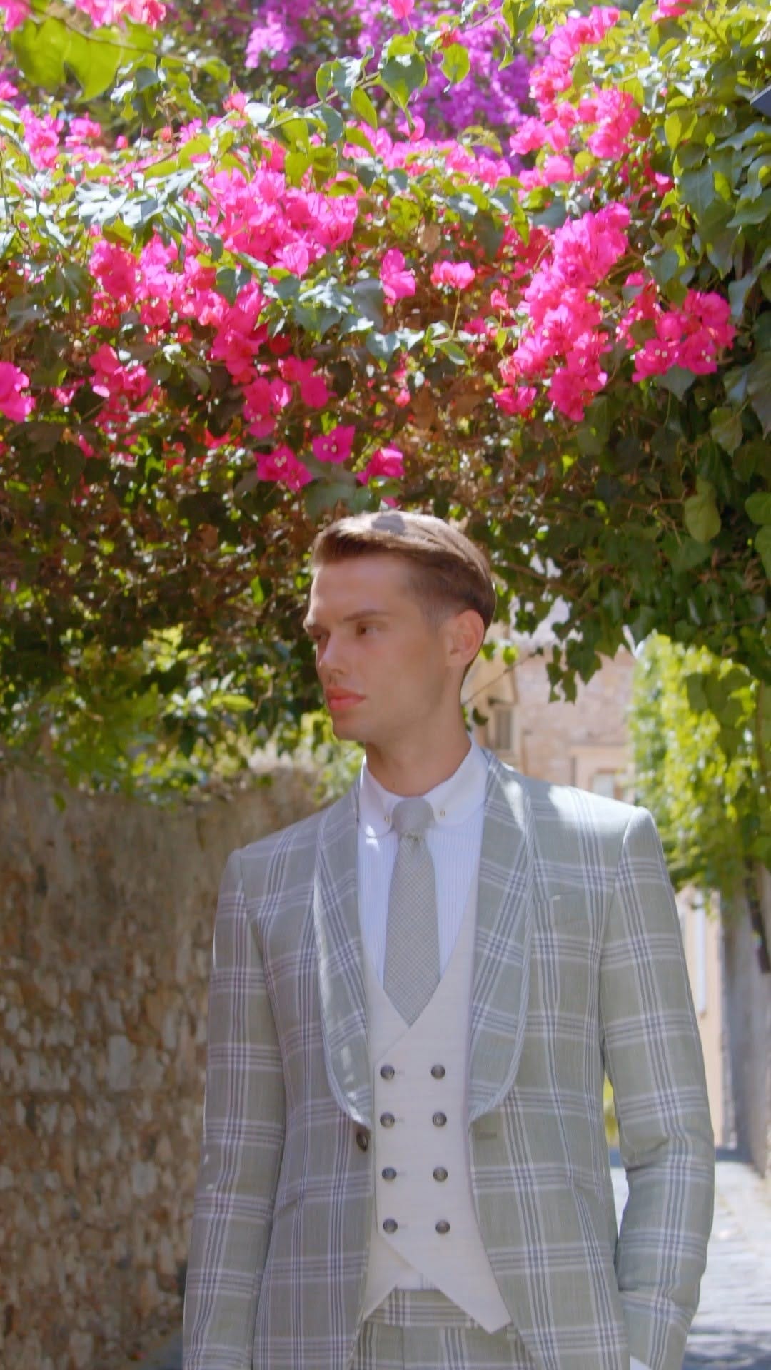Post 4 by Guglielmo G. - Mens suits on Instagram (video)