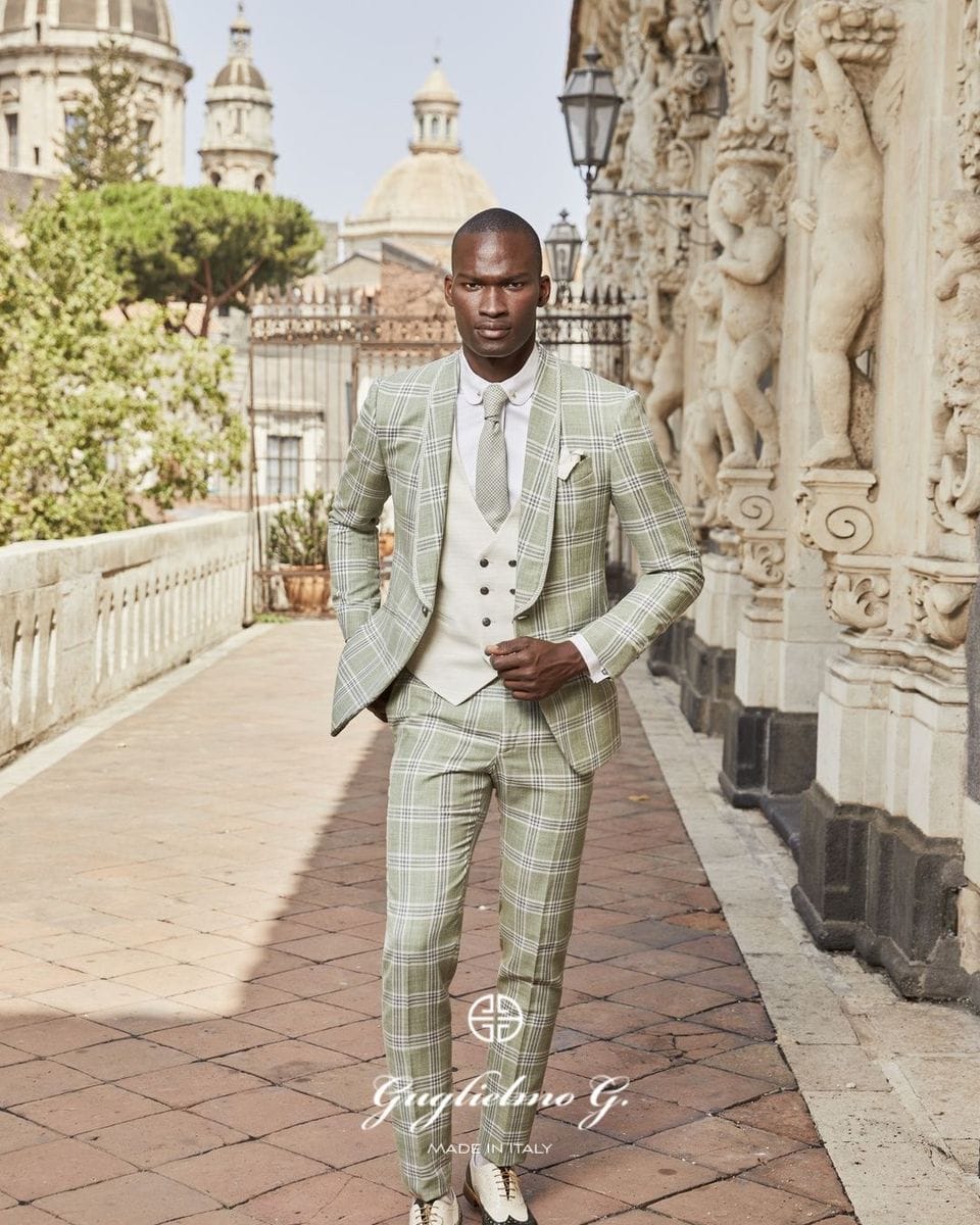 Post 3 by Guglielmo G. - Mens suits on Instagram (image)