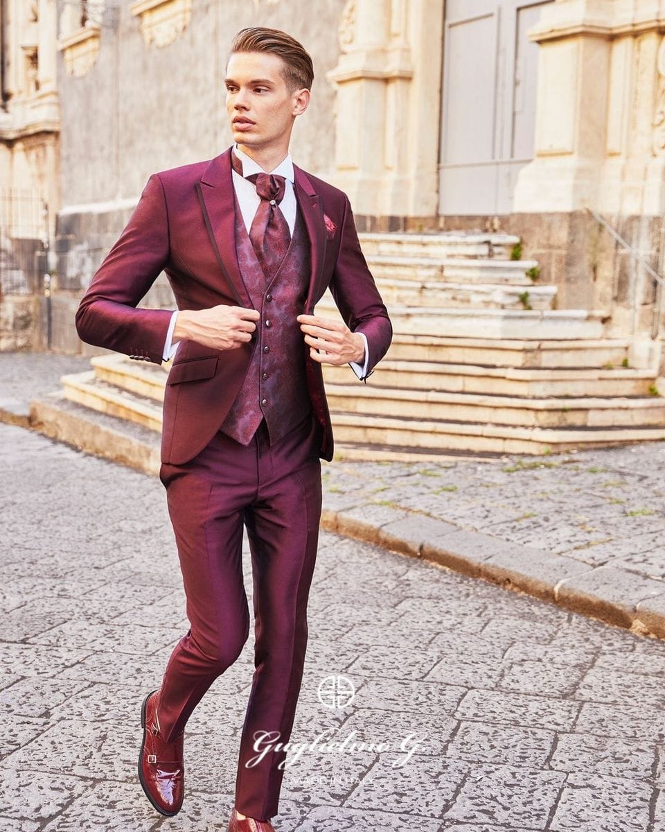 Post 9 by Guglielmo G. - Mens suits on Instagram (image)