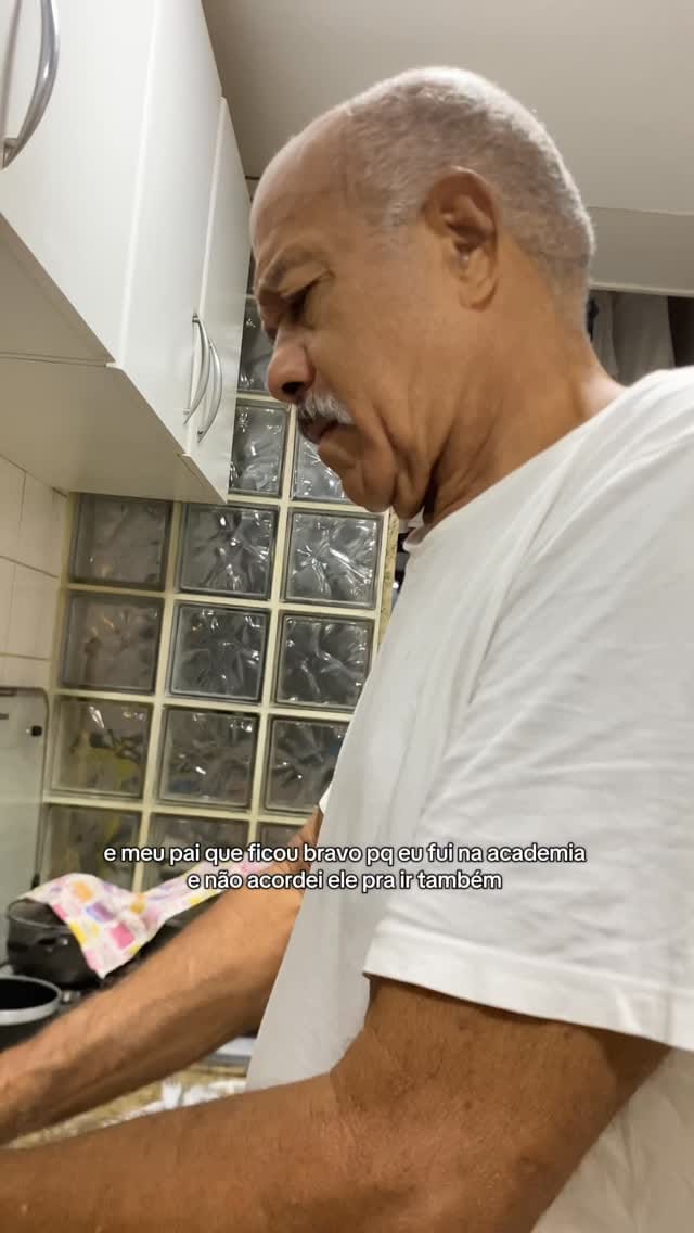 Post 6 by Maria Clara on Instagram (video)