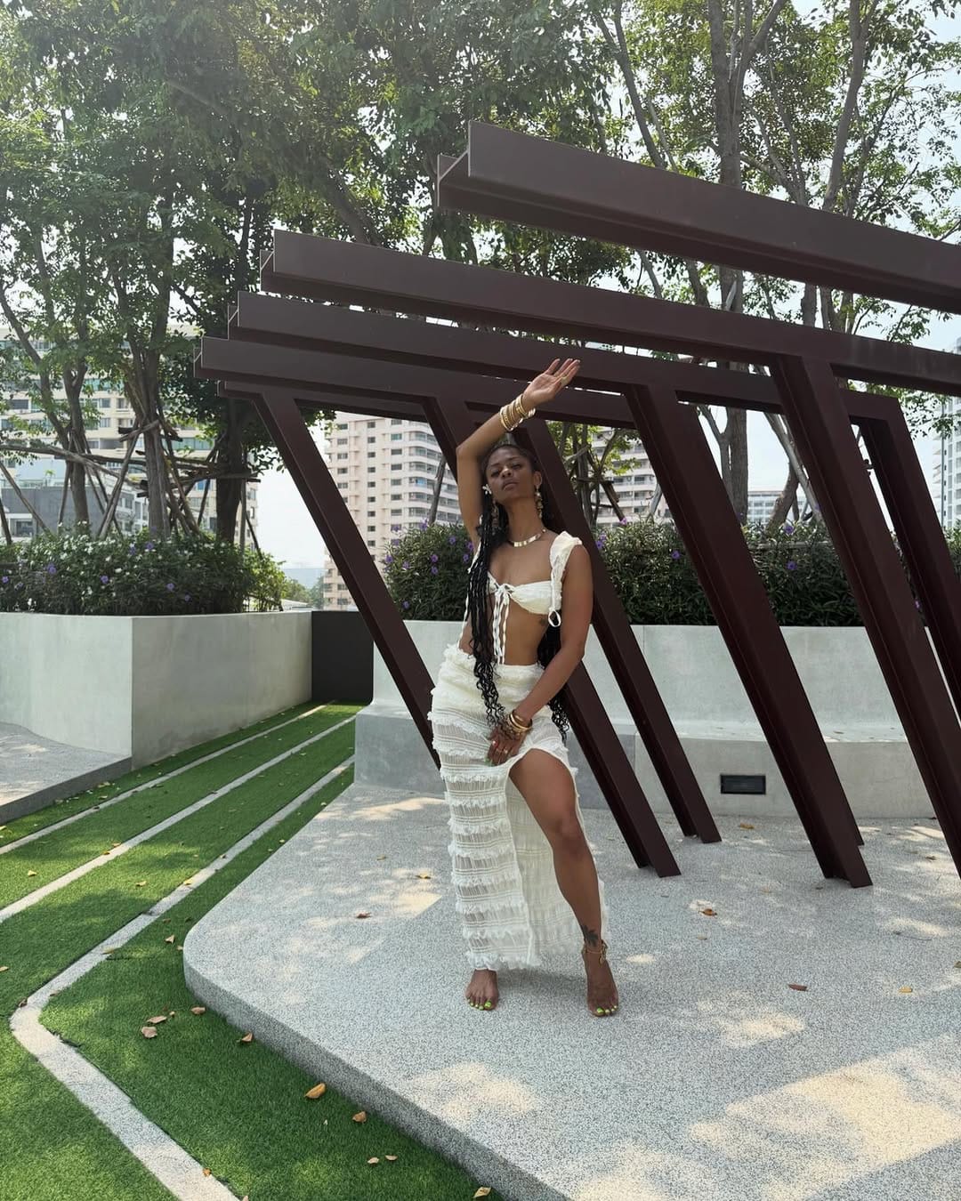 Post 10 by Da Flex Queen on Instagram (carousel)
