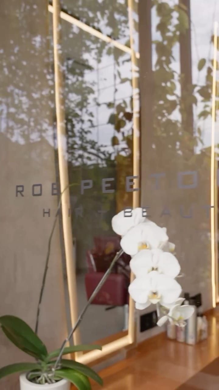 Post 6 by ROB PEETOOM BALI on Instagram (video)