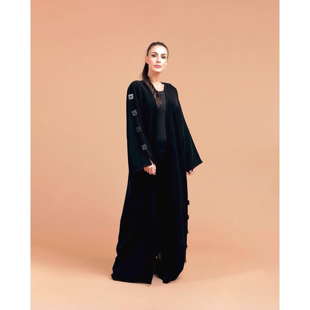 Post 8 by F A M on Instagram (image)