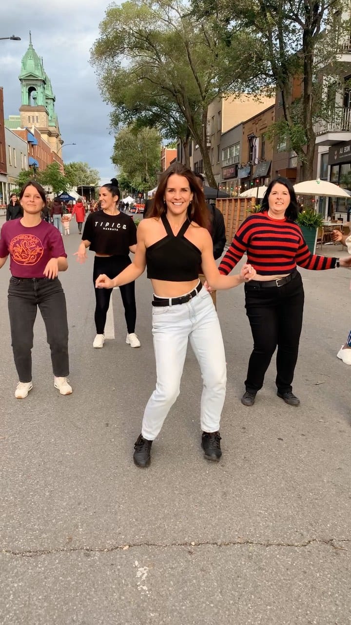 Post 10 by Julie Girard on Instagram (video)