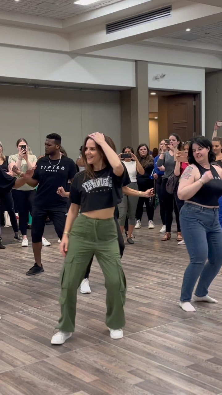 Post 8 by Julie Girard on Instagram (video)